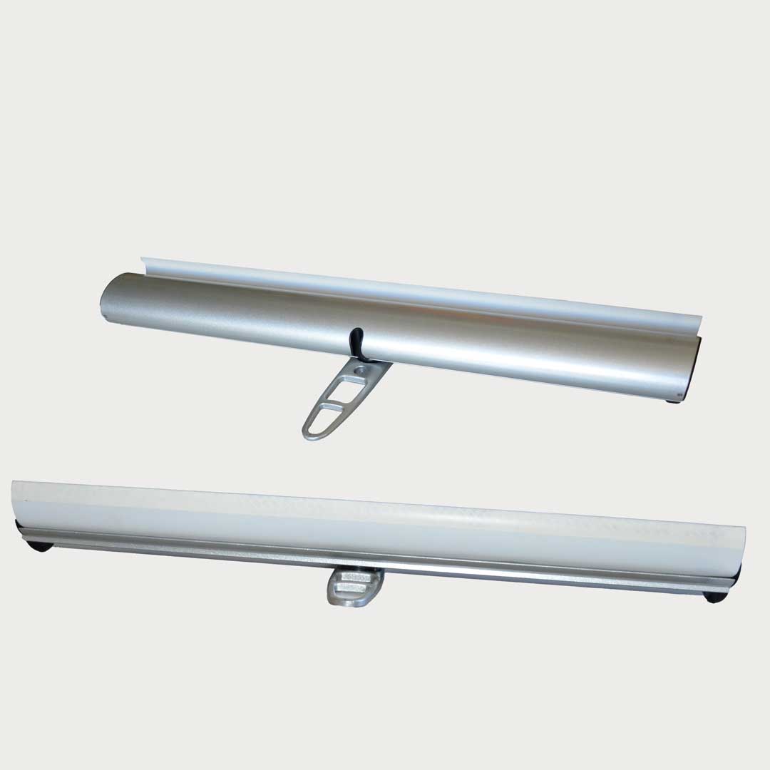 Aluminiumkasstte eines RollUps mit Fuß von vorn und hinten